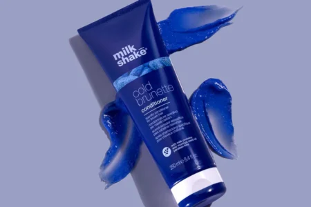 milk-shake-cold-brunette-conditioner-lifestyle_900x